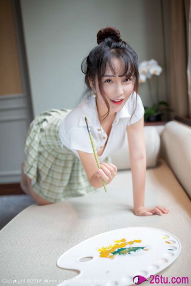 坐在老师的鸡叭上写作业作文